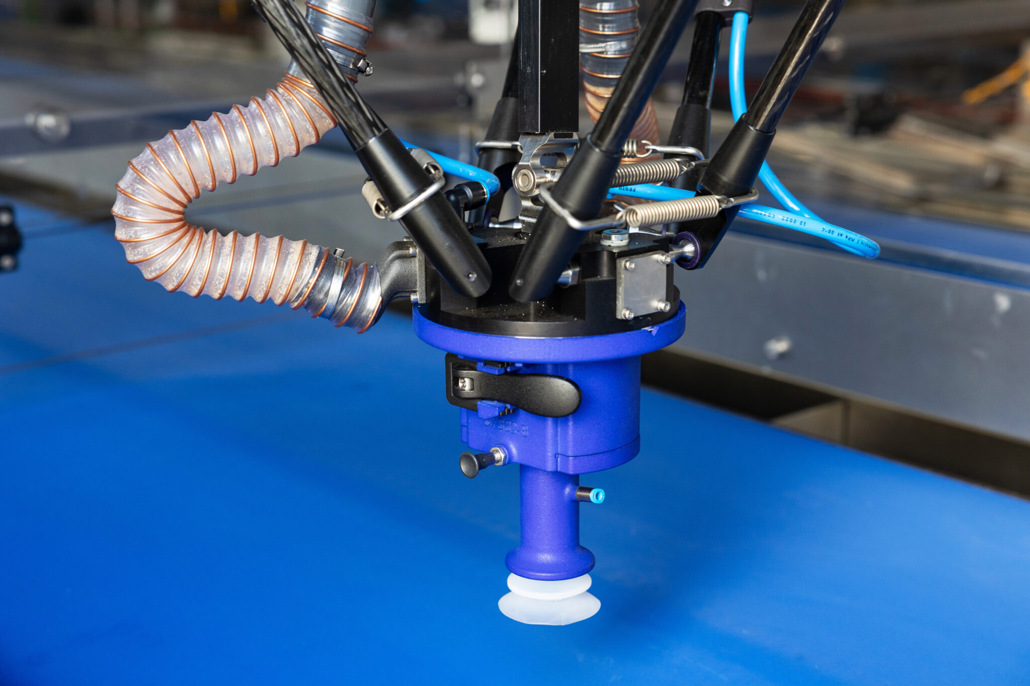 Delta-robot met SLS-geprinte vacuümgripper voor pick-and-place van Parts on Demand
