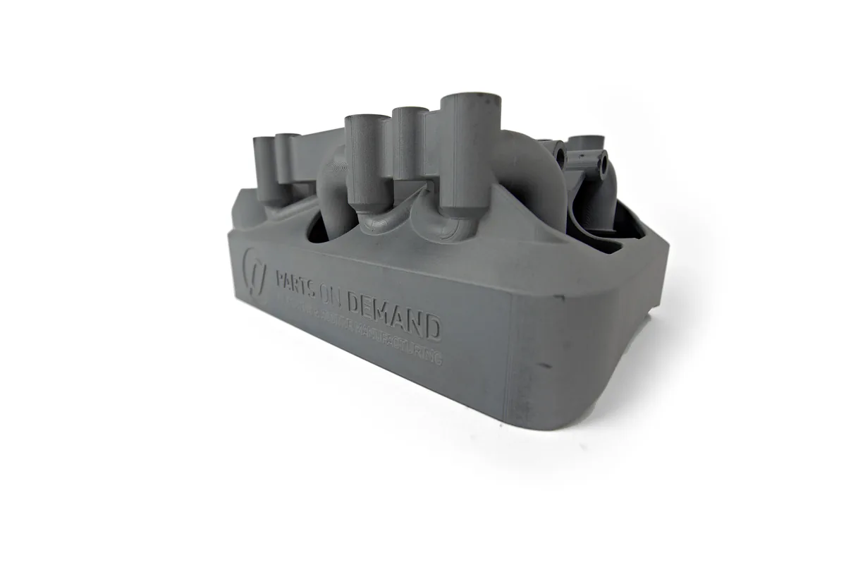 950HD spruitstuk (manifold), SLS 3D-geprint in antraciet